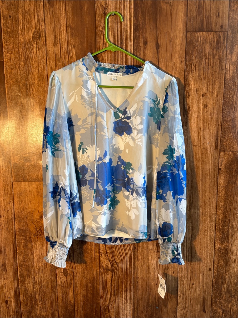 NWT Ophelia Rose Blue Floral V-Neck Long Sleeve Blouse